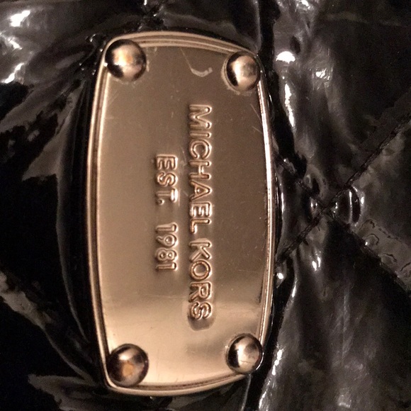 Michael Kors patent leather quilted crossbody bag - Picture 5 of 16